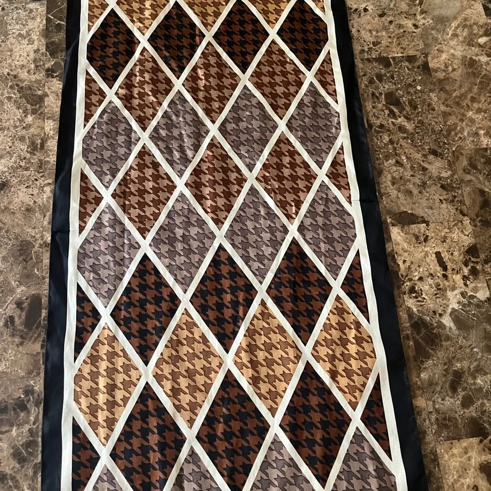 Oscar de la Renta Black, Brown & Tan Geometric Houndstooth Scarf